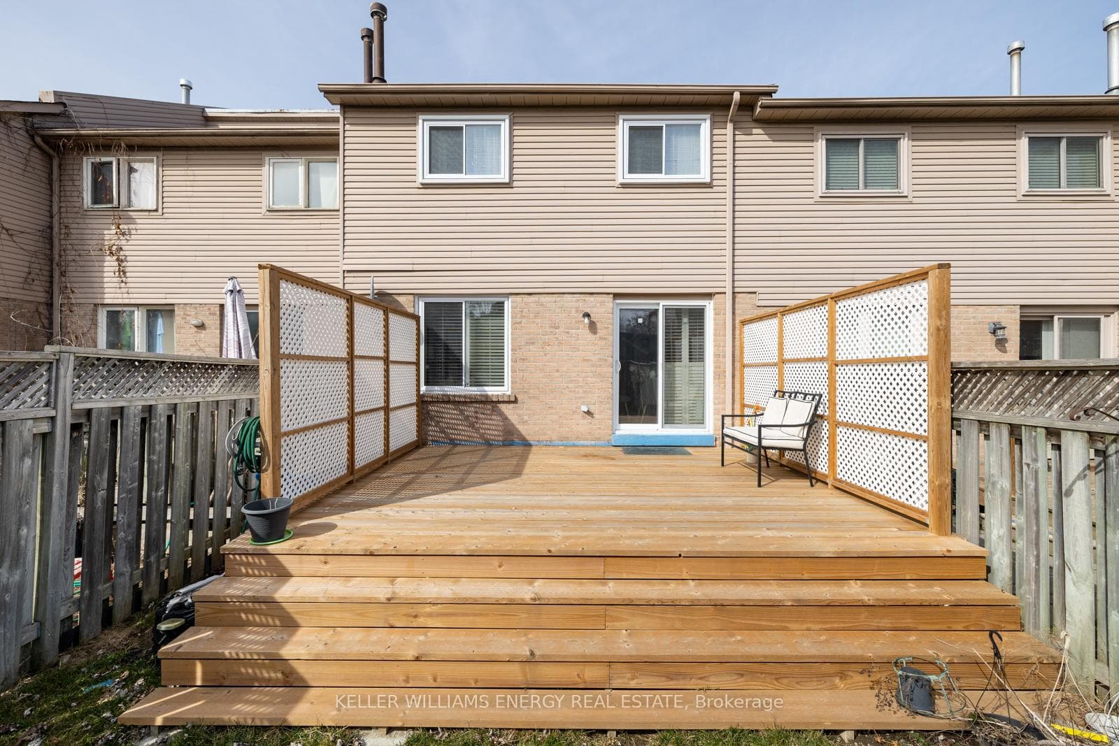 11 Pinebrook Crescent photo 29
