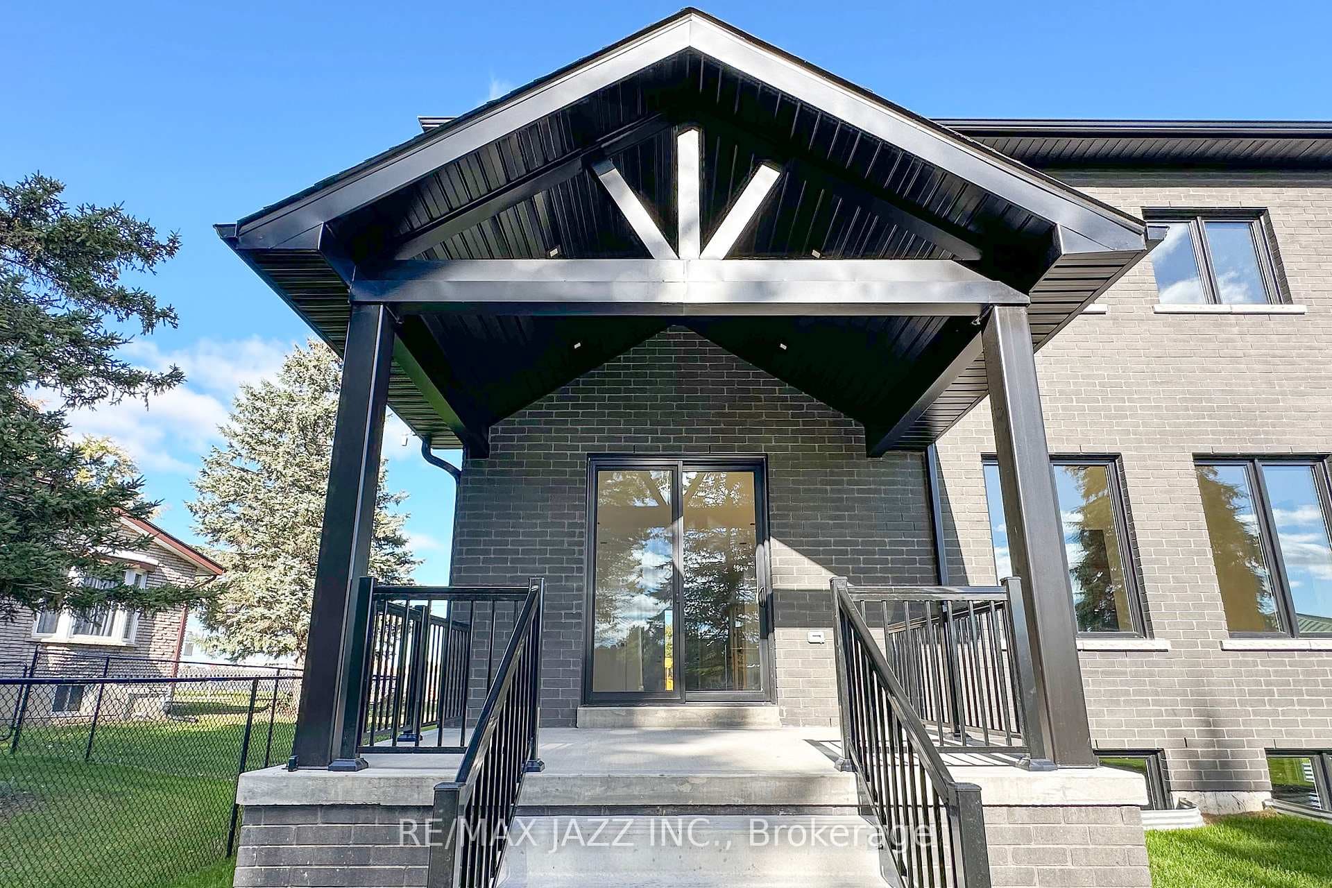 422 North Scugog Court photo 23