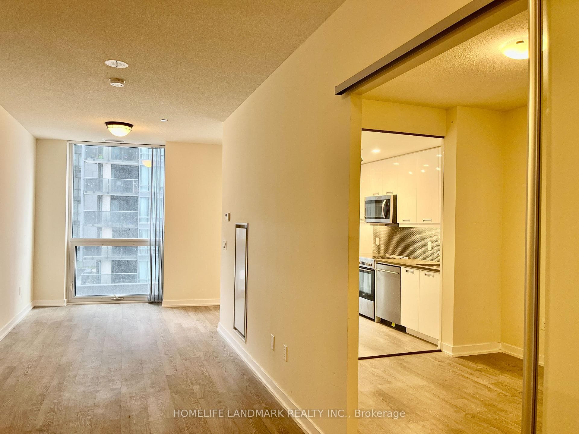 99 John Street Unit 305 photo 8