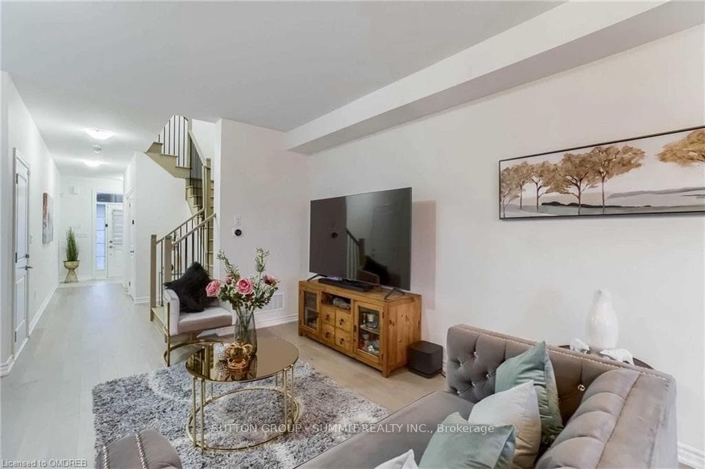 492 Bergamot Avenue photo 38