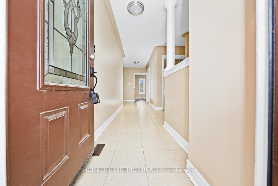 47 Ball Crescent photo 3