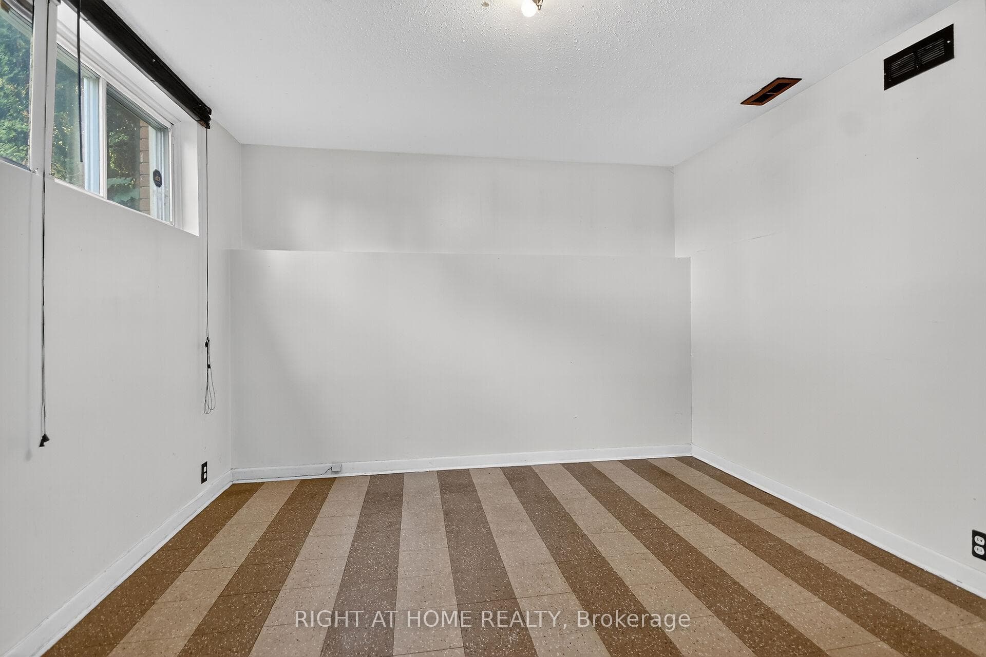 6 Higwood Drive photo 27