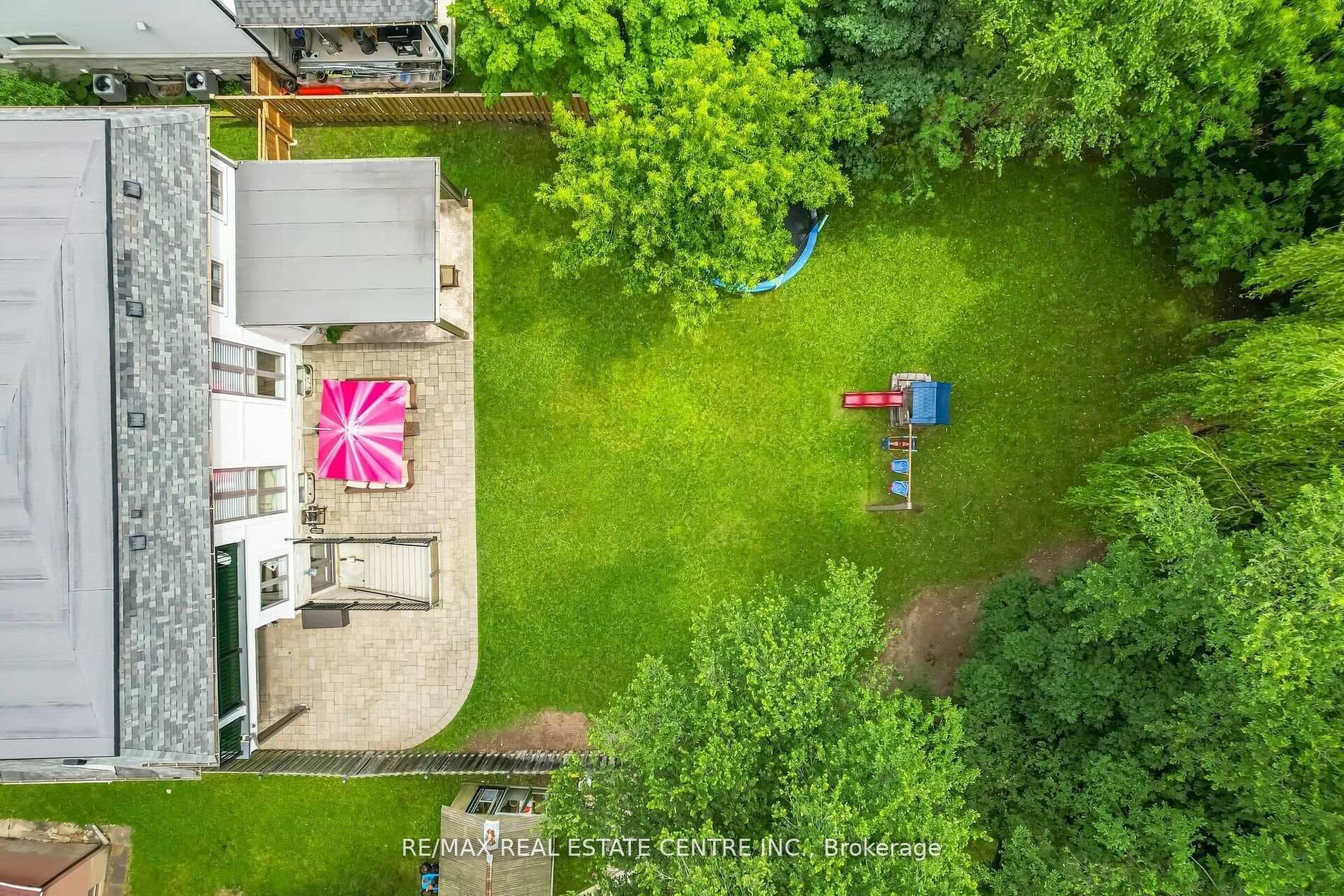 1040 Kent Avenue photo 39