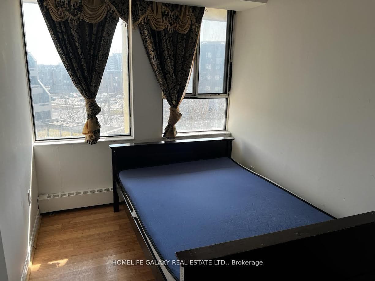 5580 Sheppard Avenue Unit 402 photo 9