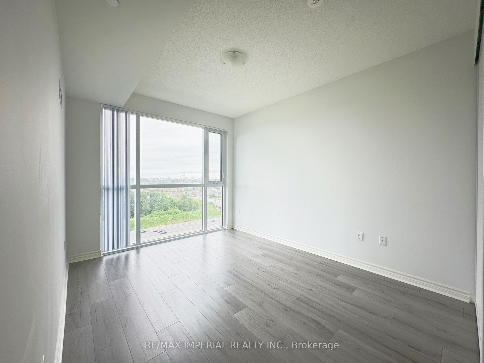 349 Rathburn Road Unit 1618 photo 8