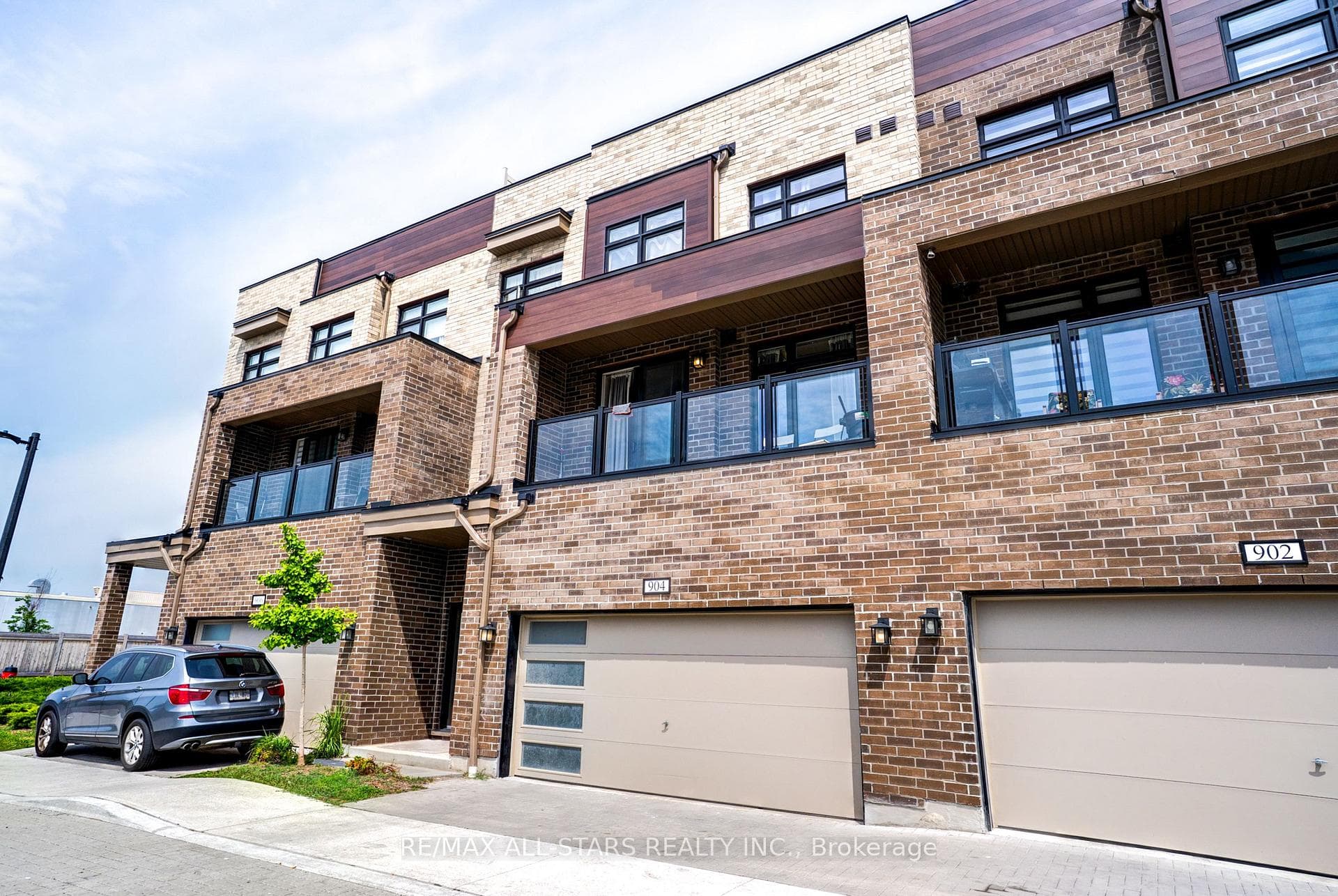 1865 Pickering Parkway Unit #904 photo 2