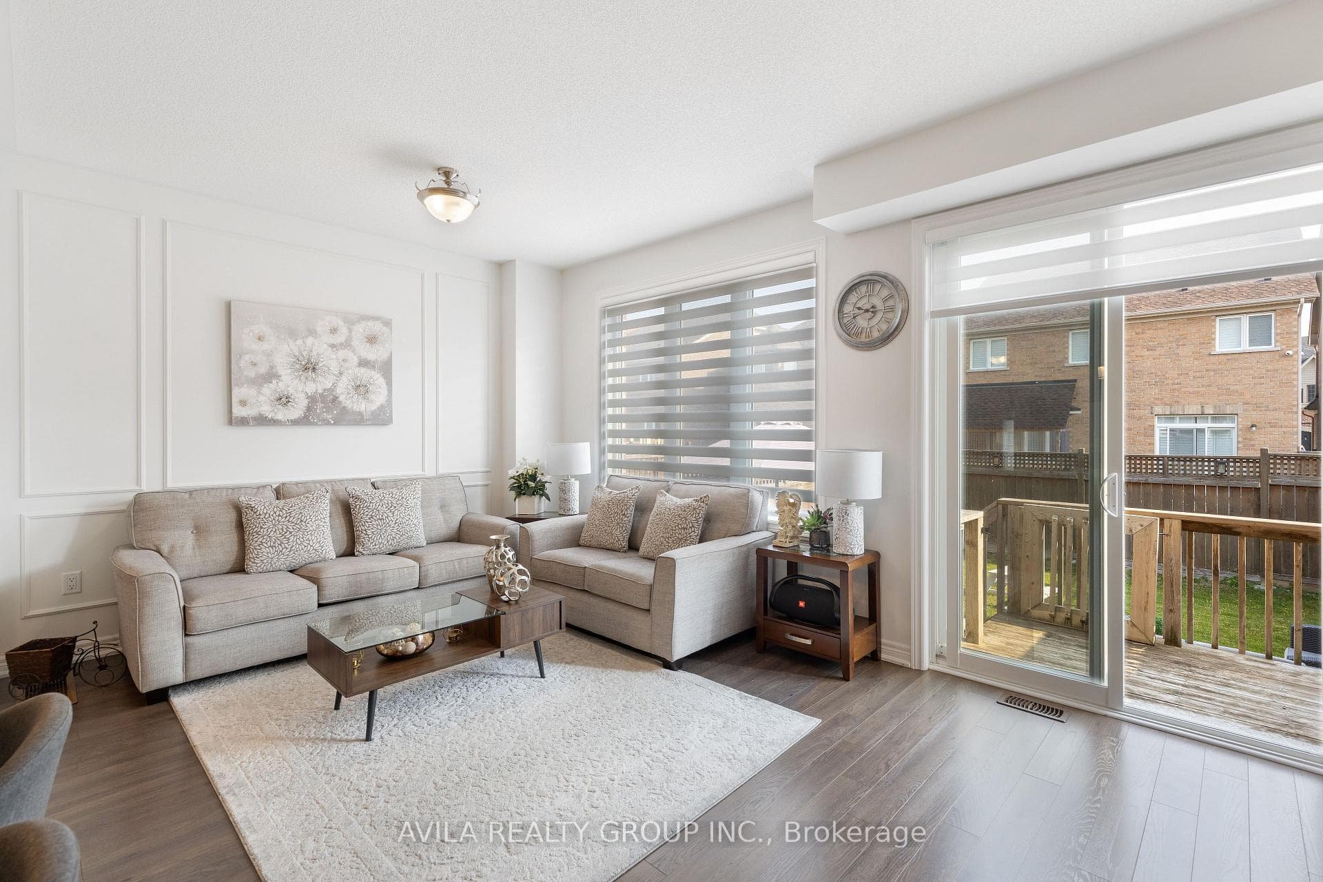 90 Abigail Crescent photo 17