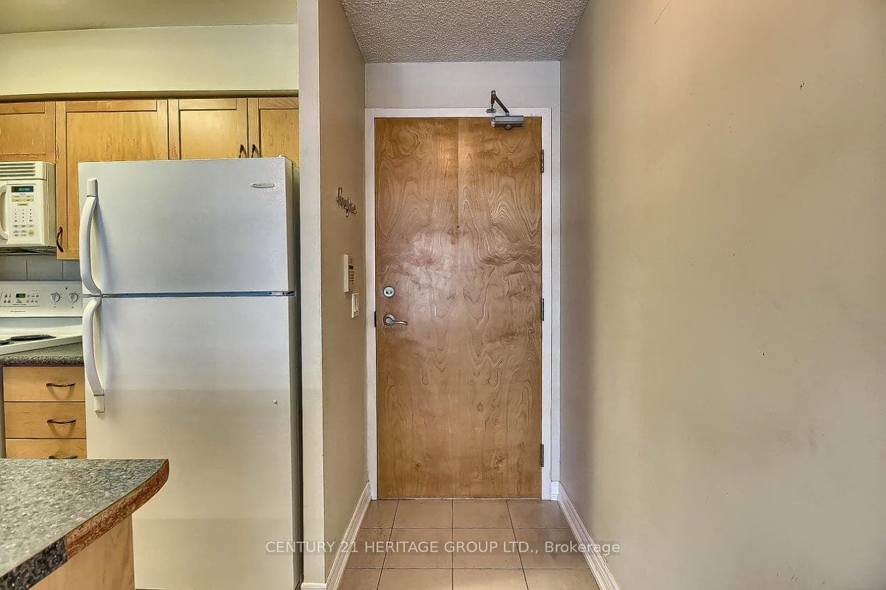 4978 Yonge Street Unit 1211 photo 2