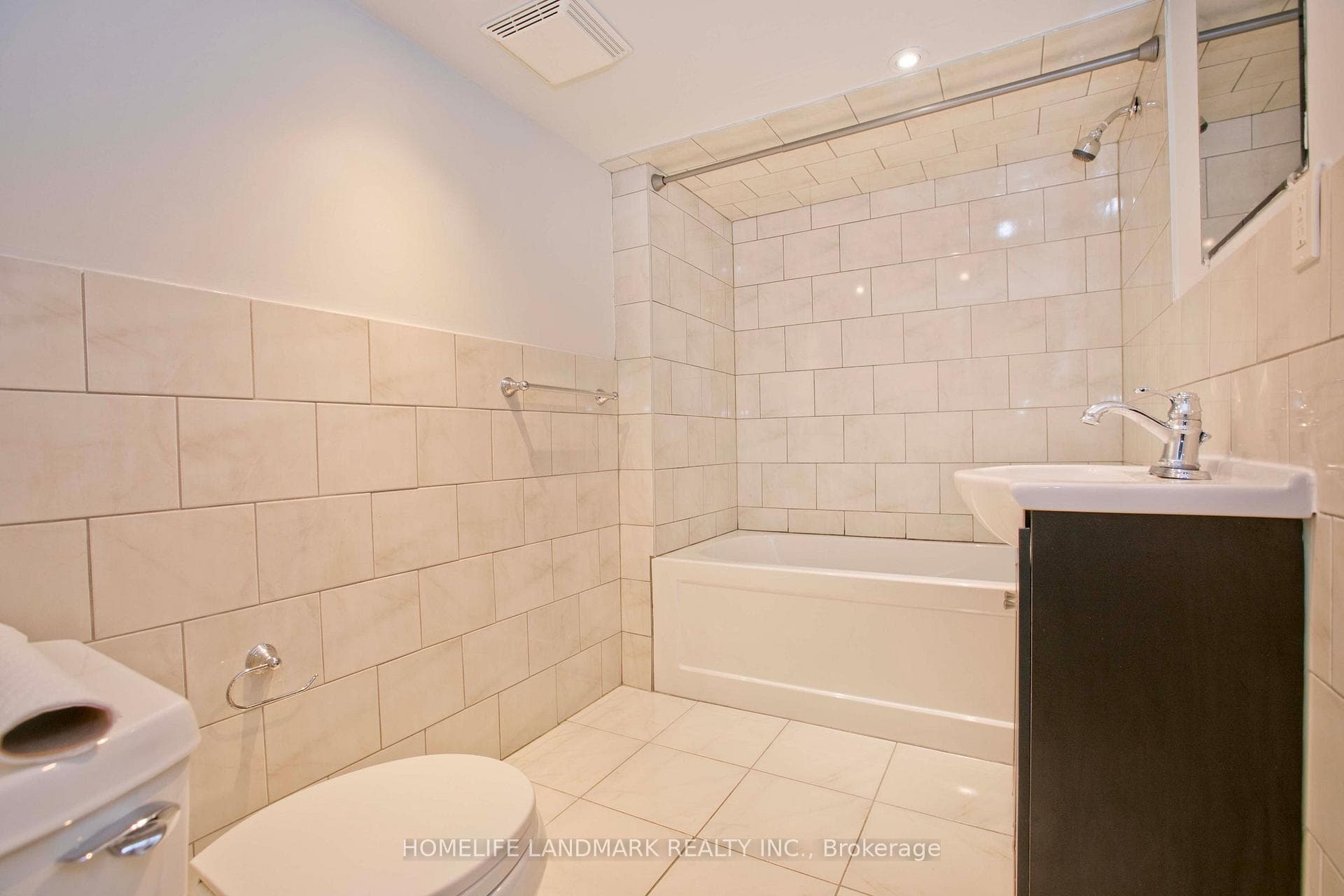 517 Lynett Crescent photo 21