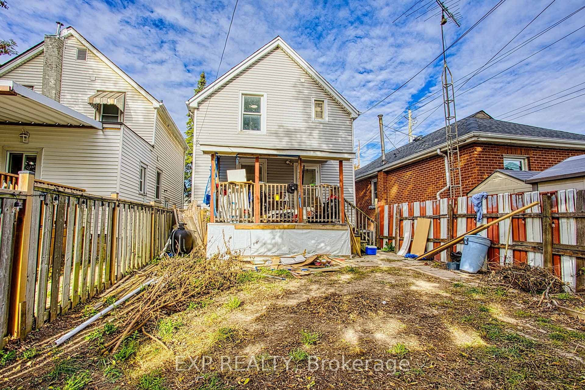 118 Garside Avenue photo 27