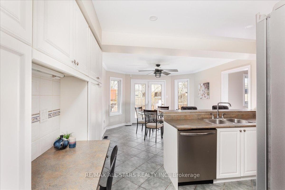 68 Amberview Drive photo 16
