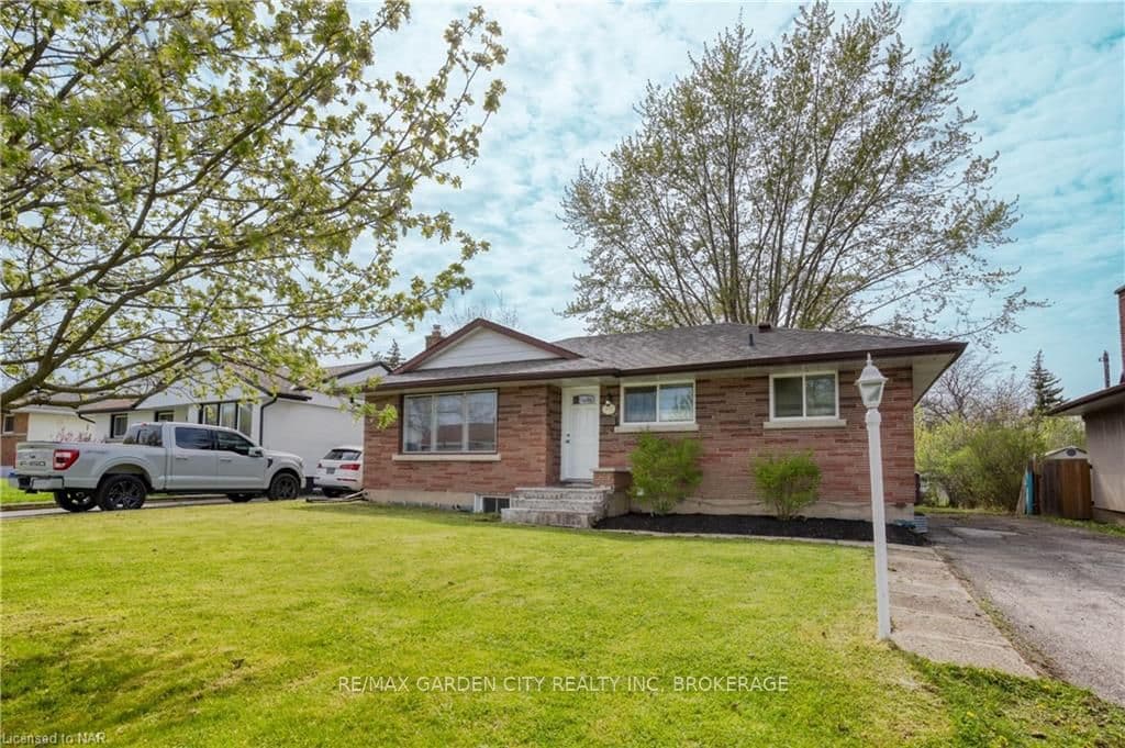 102 JACOBSON Avenue photo 4