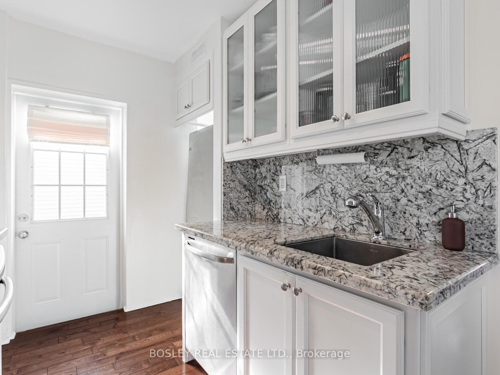 131 Meighen Avenue photo 19