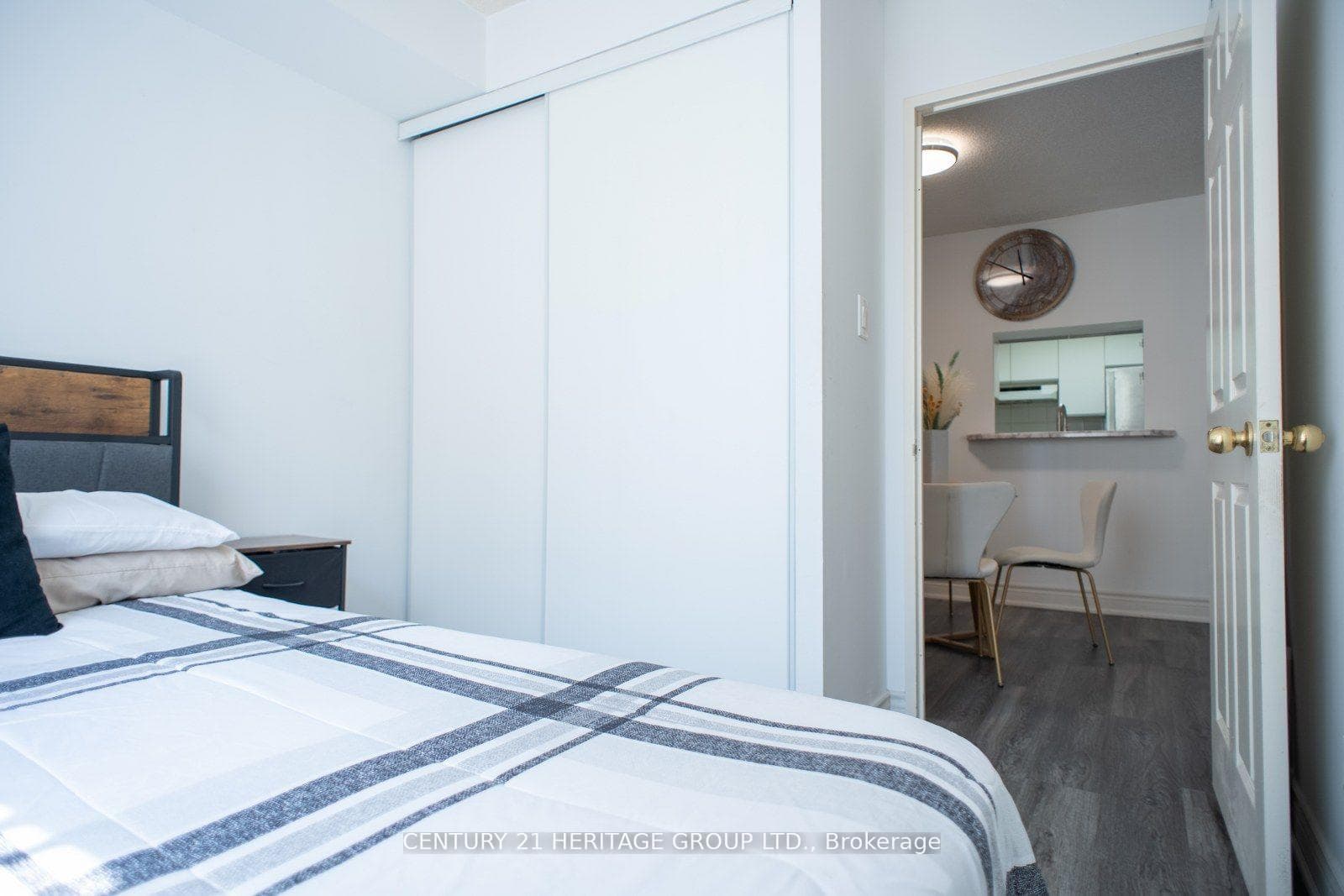 265 Enfield Place Unit 301 photo 11