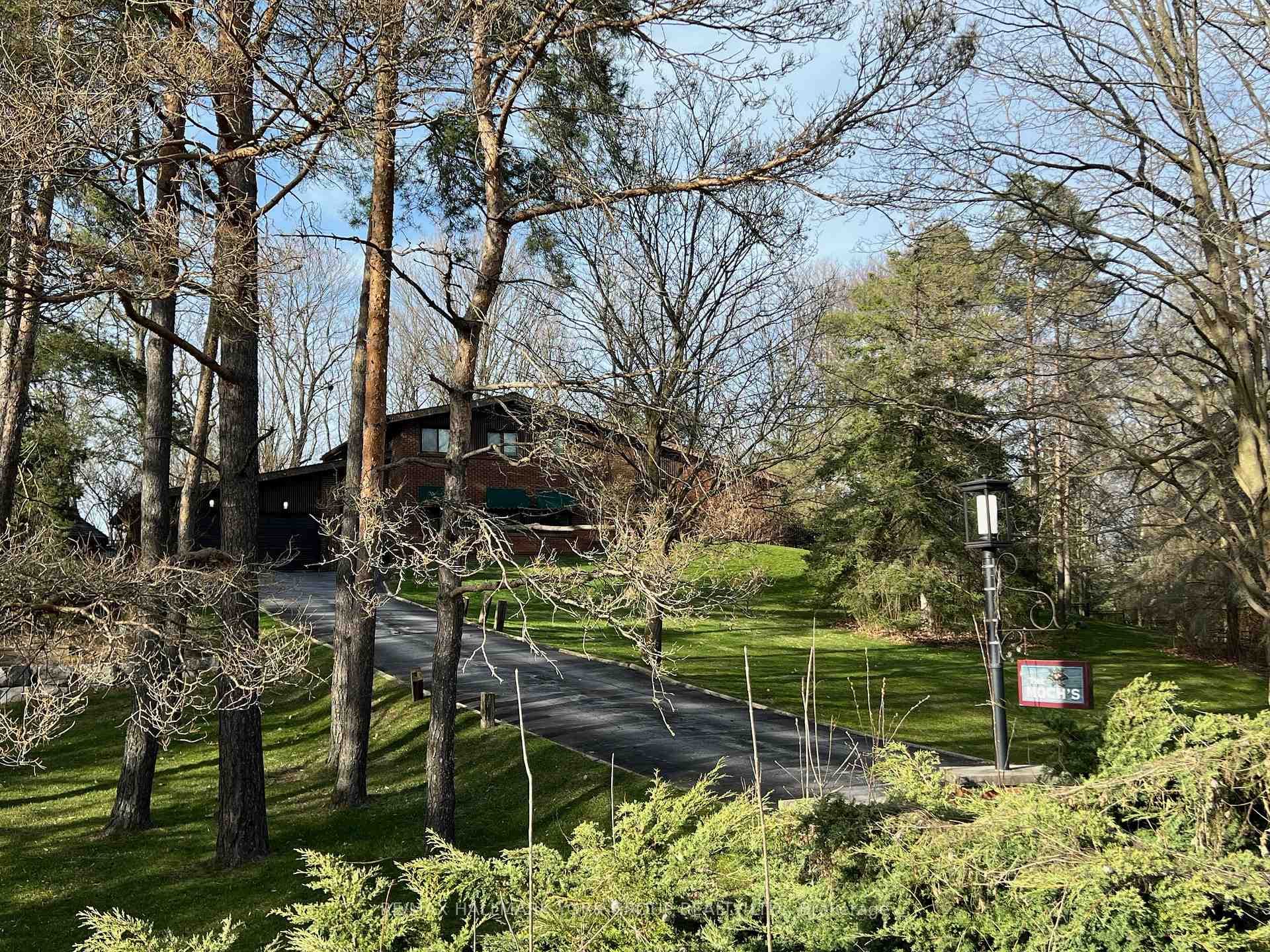 260 Kingscross Drive photo 3