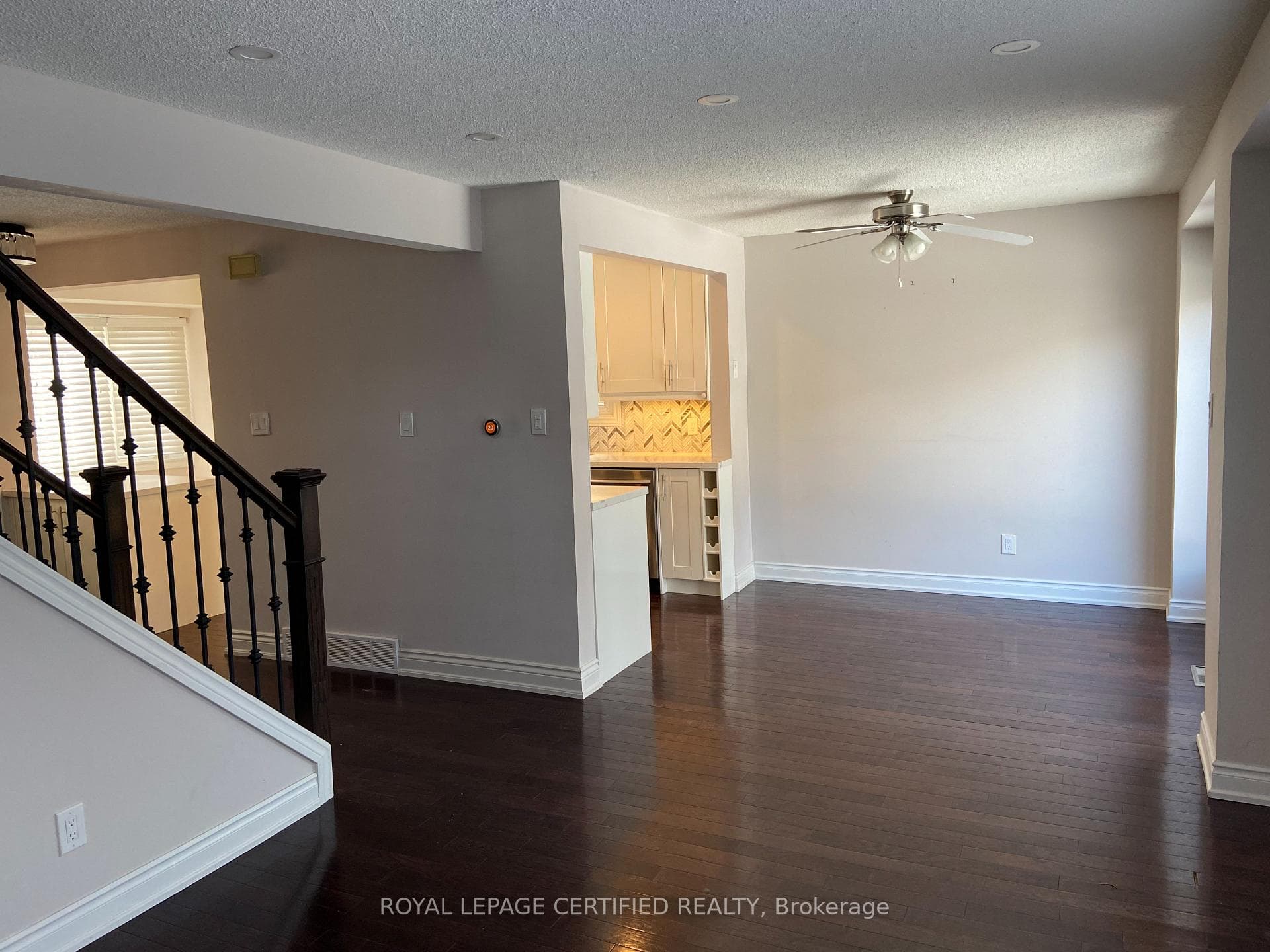 3221 Victoria Street Unit Upper photo 8