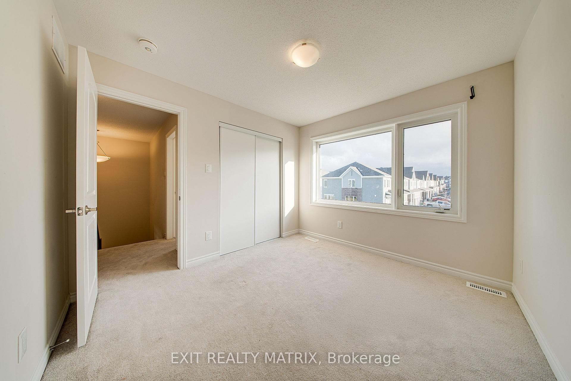 647 Chillerton Drive photo 29