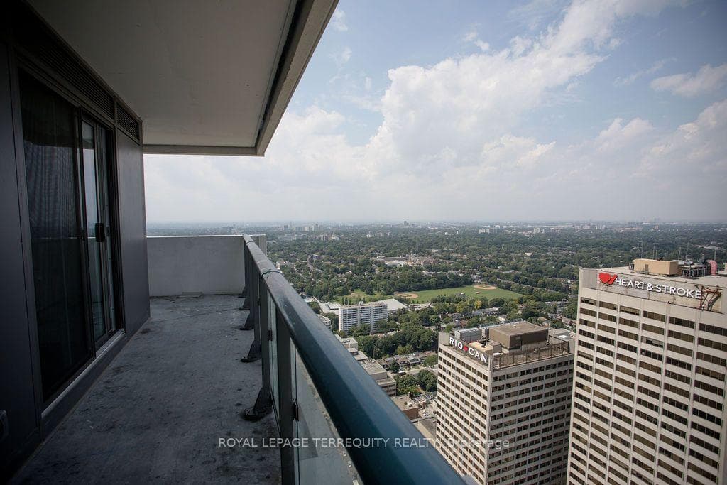 2221 Yonge Street Unit 4609 photo 10