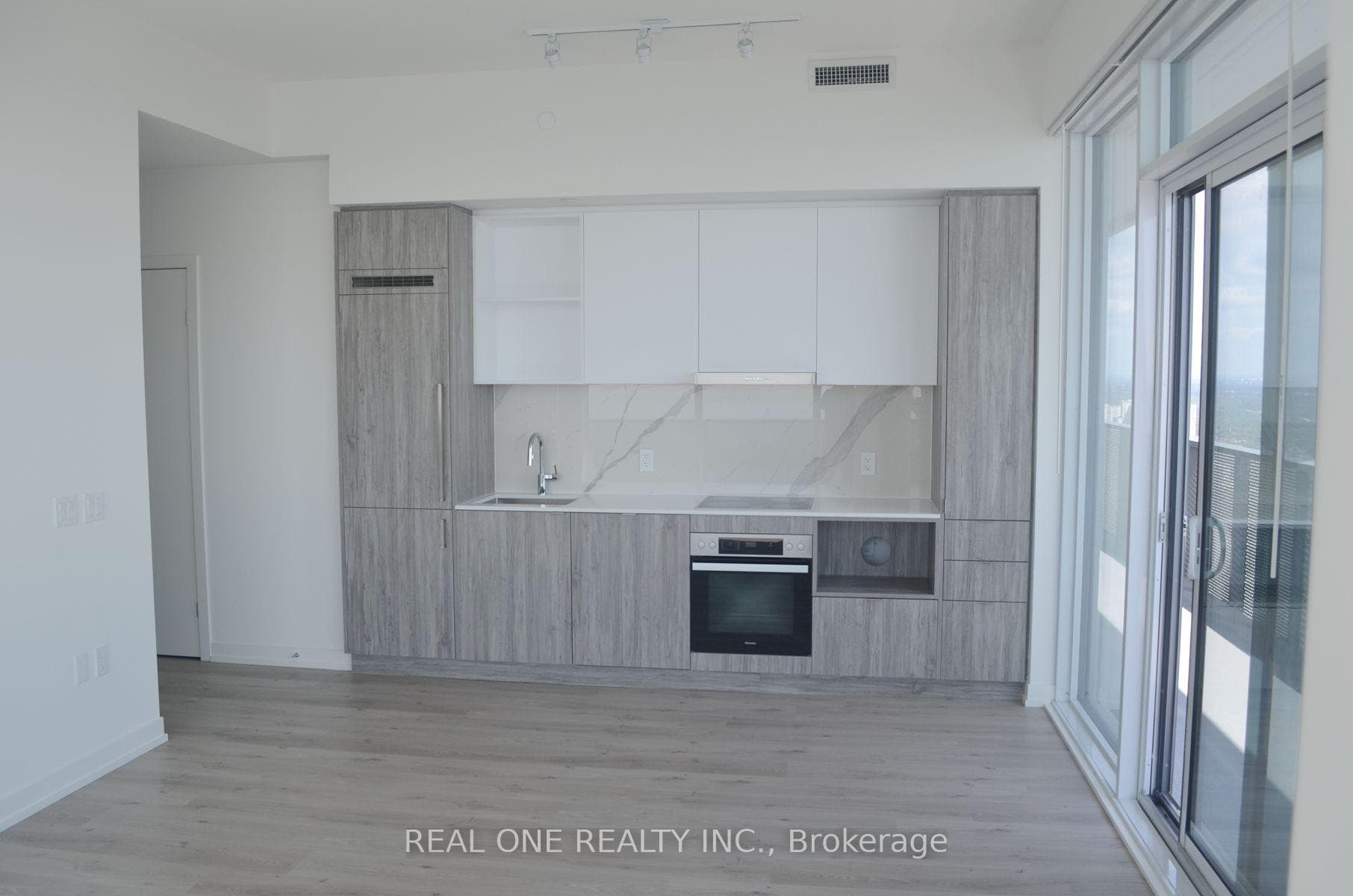 138 Downes Street Unit 6906 photo 15