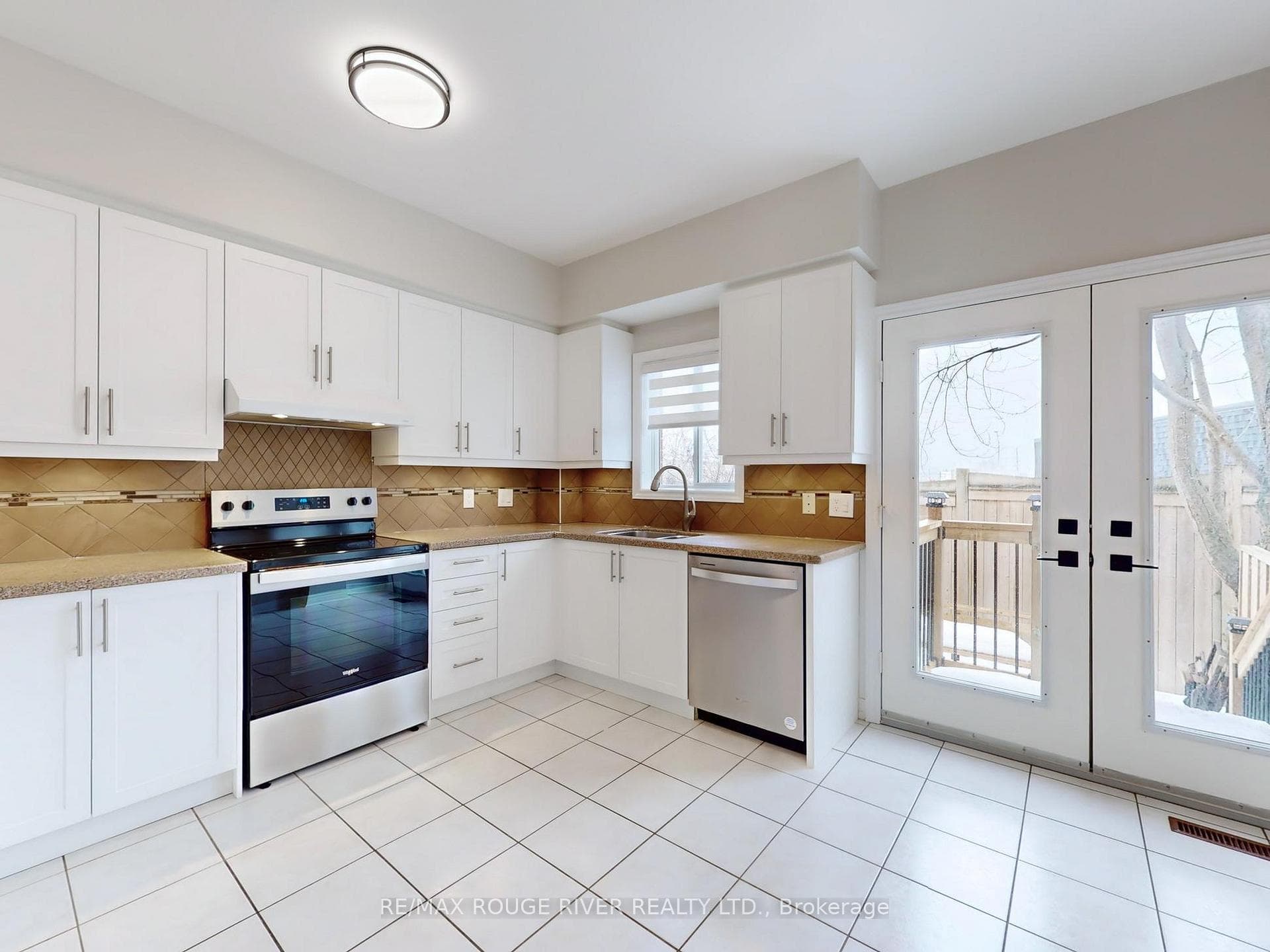 1330 Altona Road Unit 11 photo 7