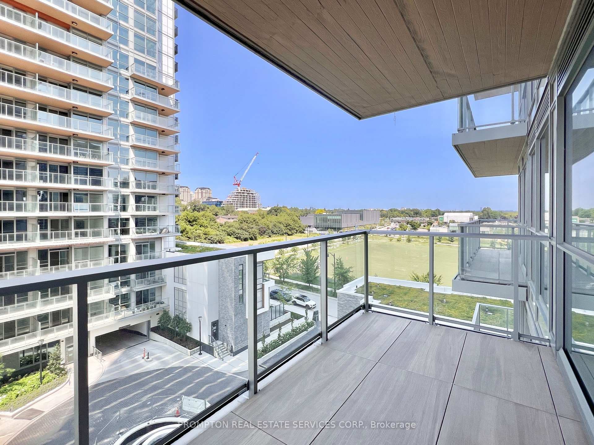 27 McMahon Drive Unit 708 photo 8