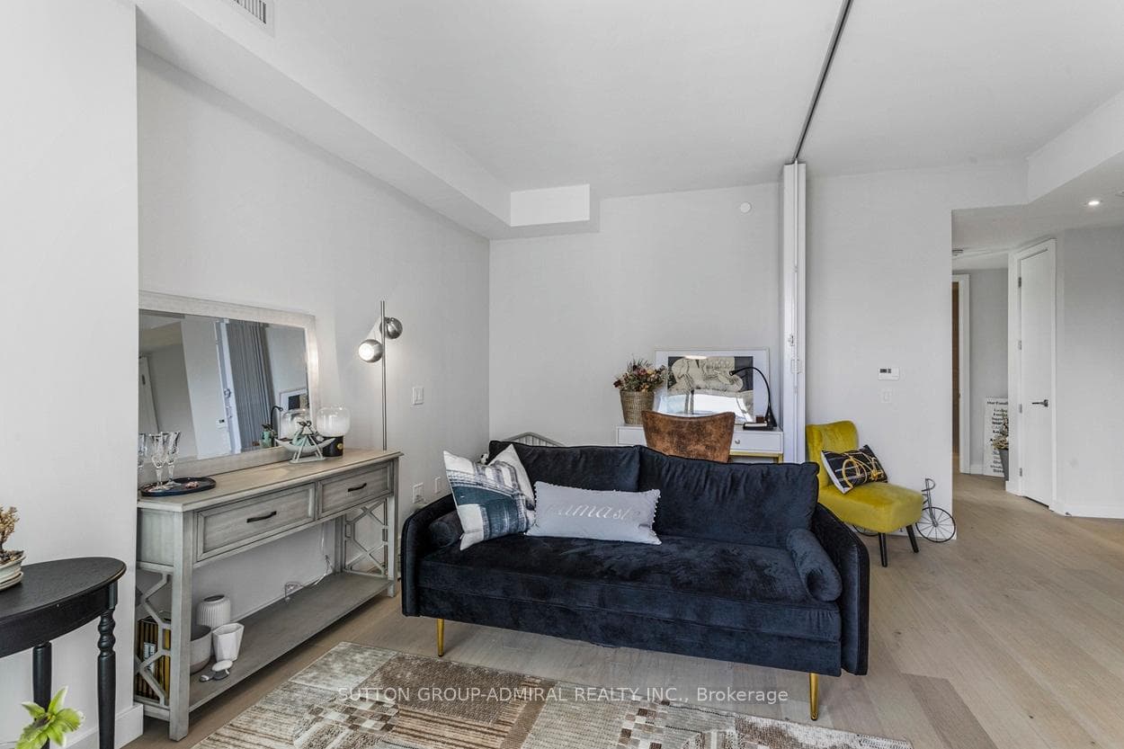 81 Wellesley Street Unit 2104 photo 19