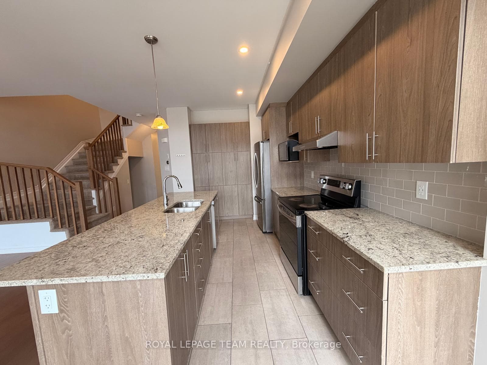 343 GRACKLE Street photo 13