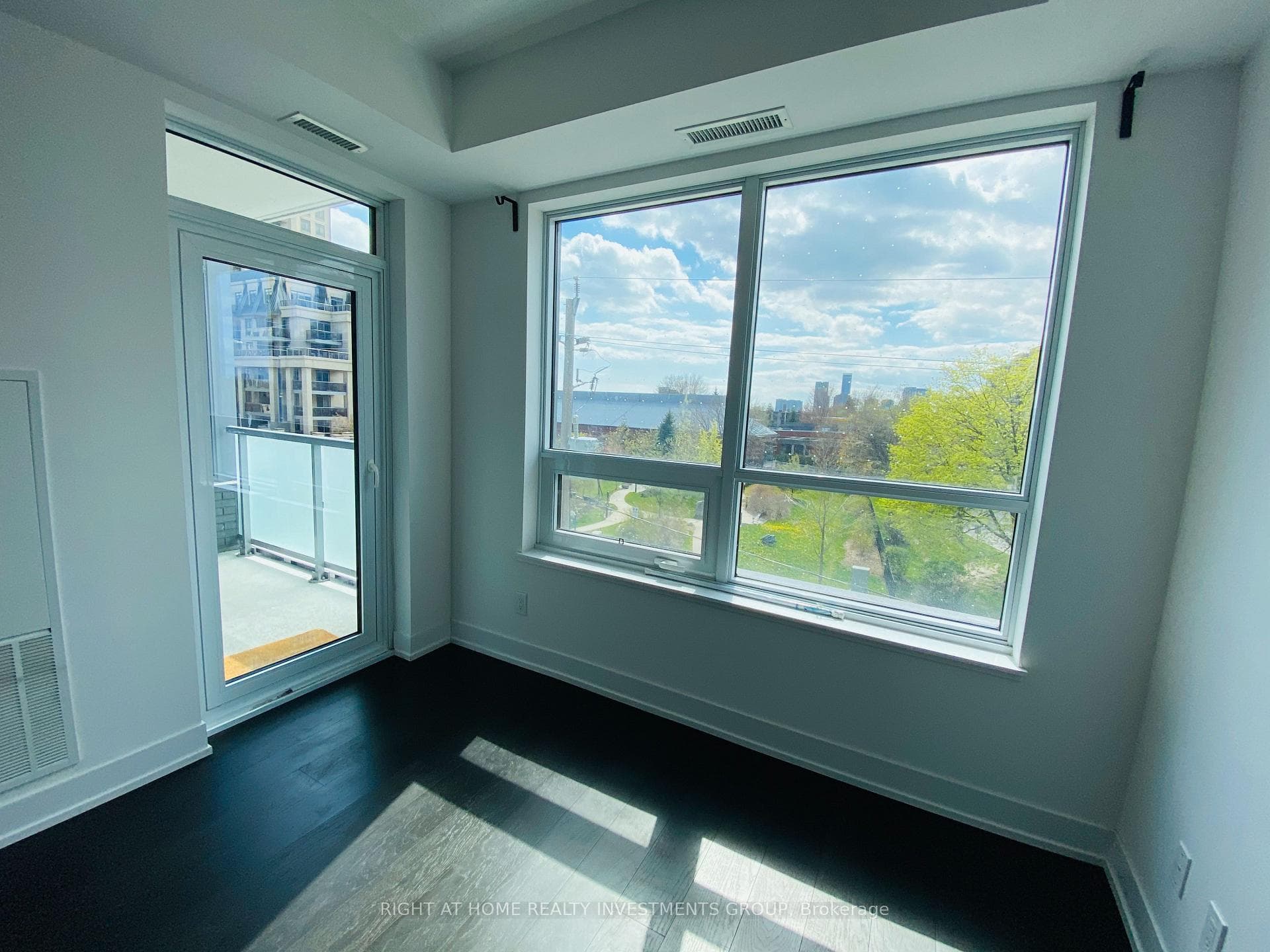 7 Kenaston Gardens Unit 211 photo 5