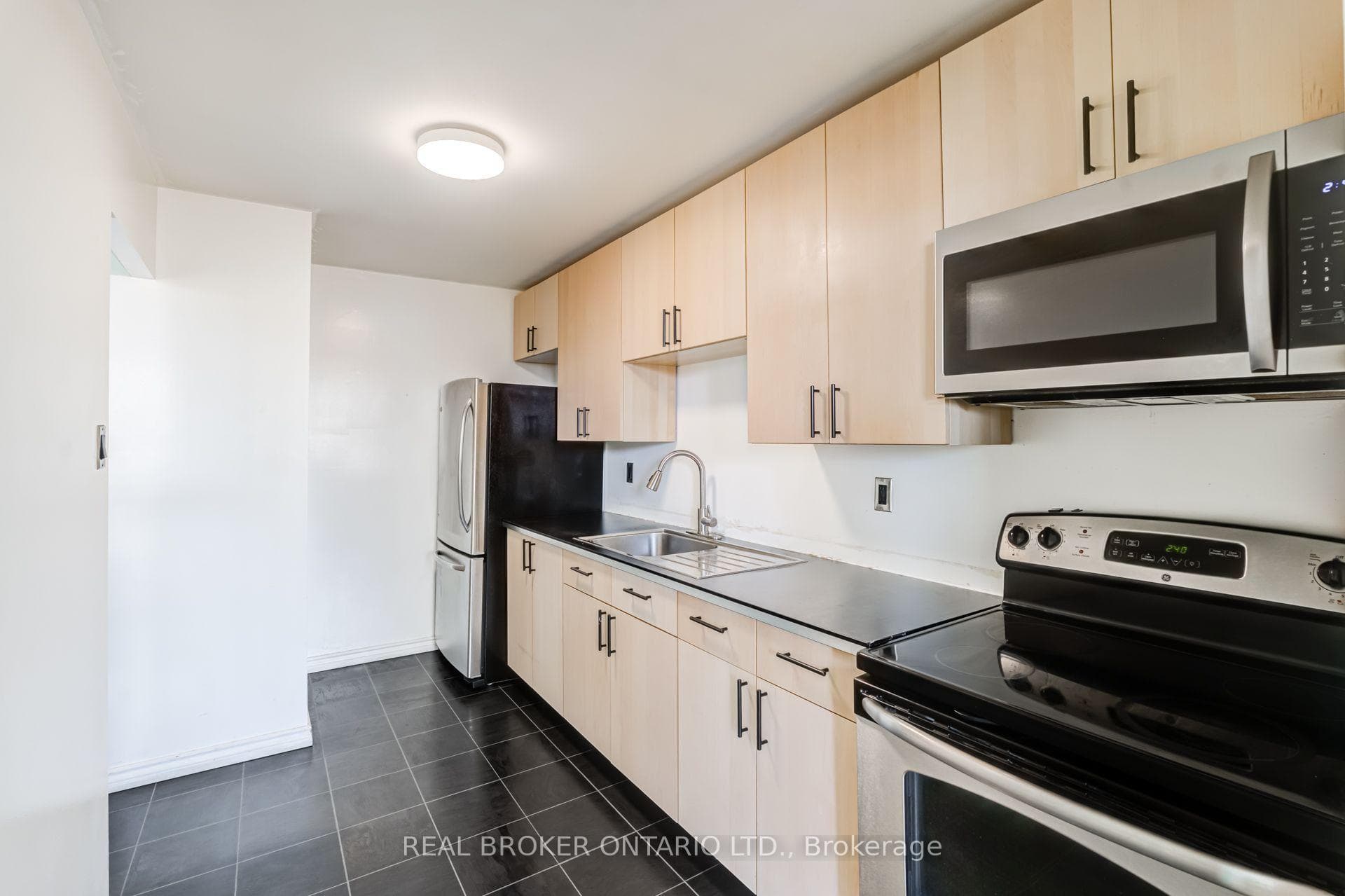 4060 Lawrence Avenue Unit 402 photo 12