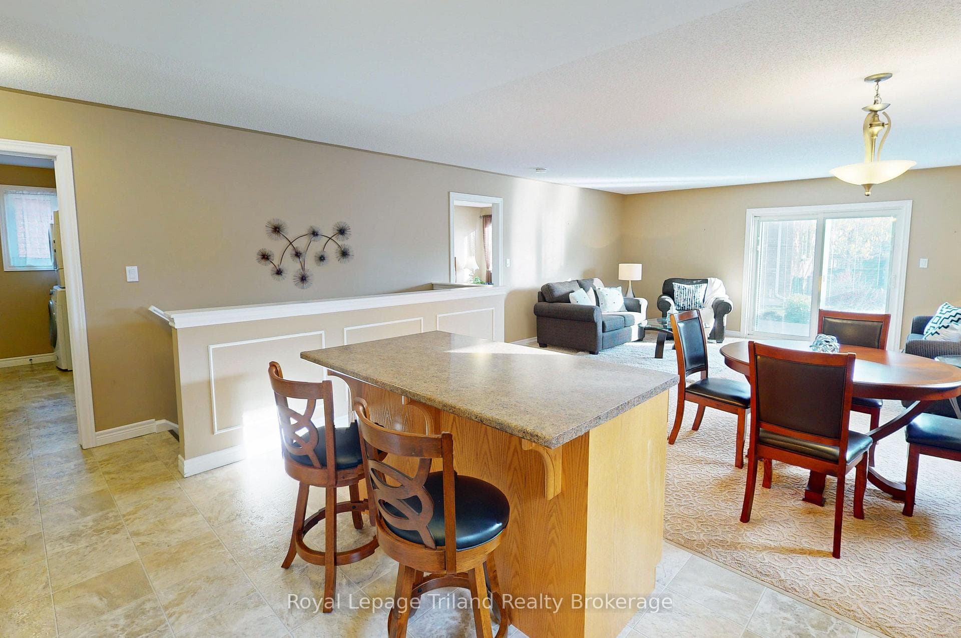 23 Hogarth Drive photo 8