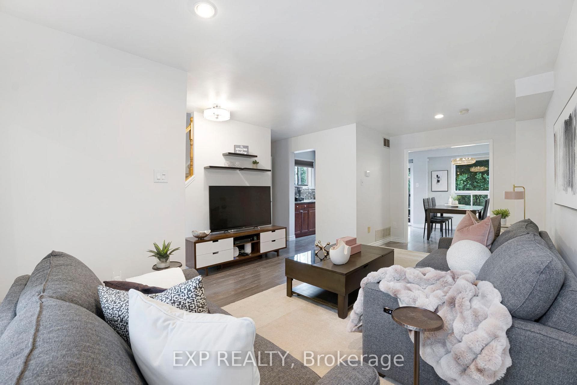 192 Ross Lane photo 10