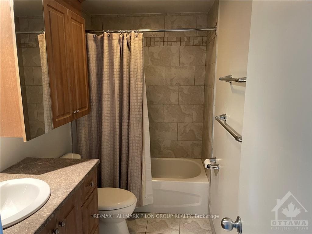 1606 GREY NUNS Drive photo 10