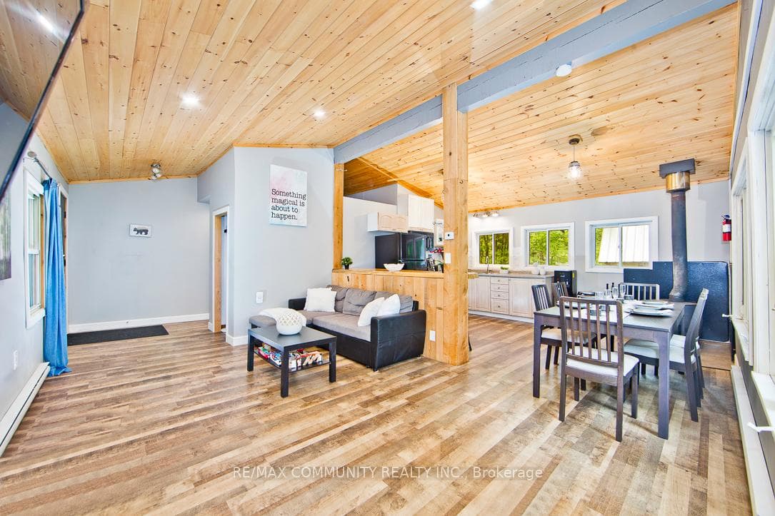 6605 Pioneer Village Lane photo 13