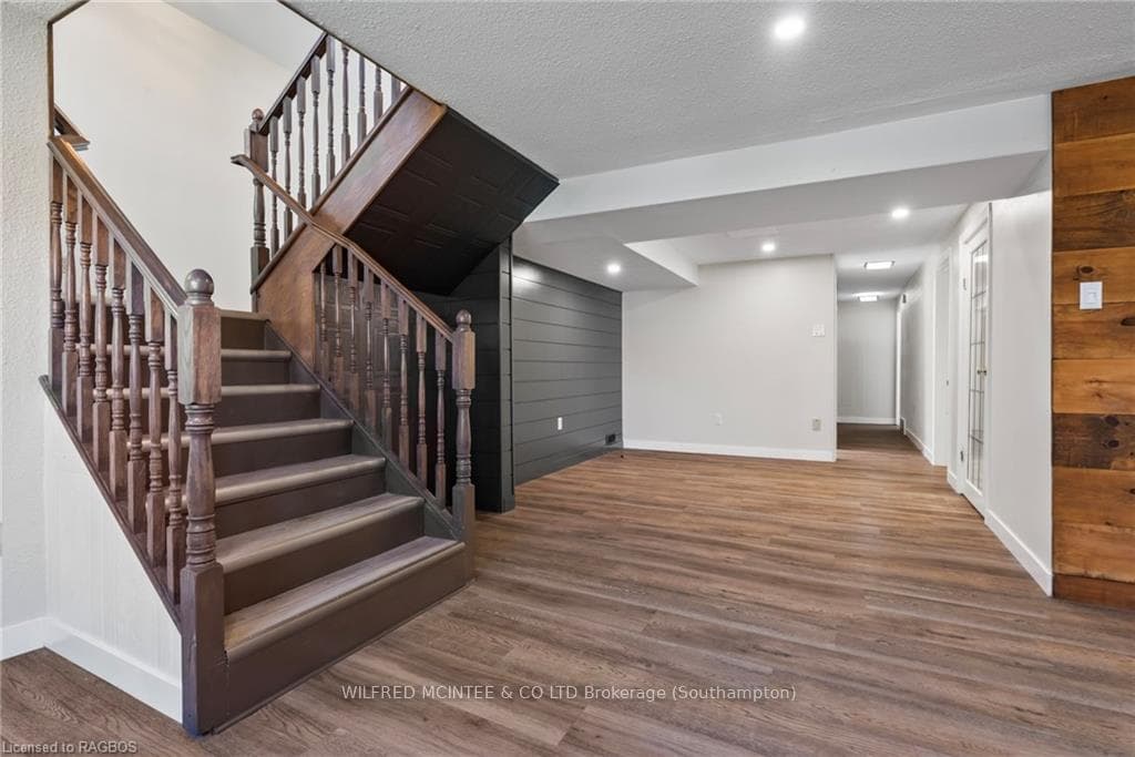 64 OTTAWA Avenue photo 38