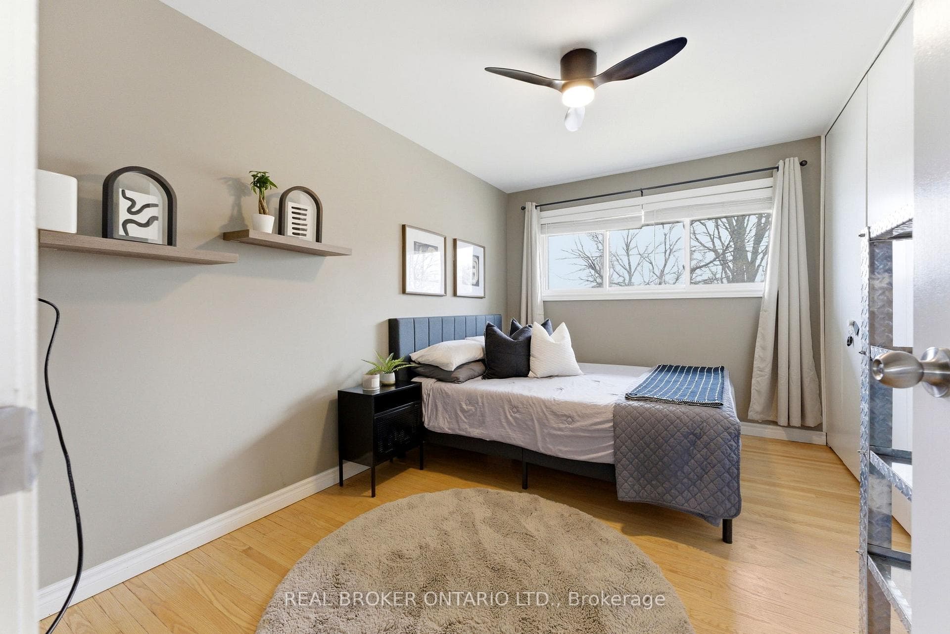 300 STONYBROOK Drive photo 19