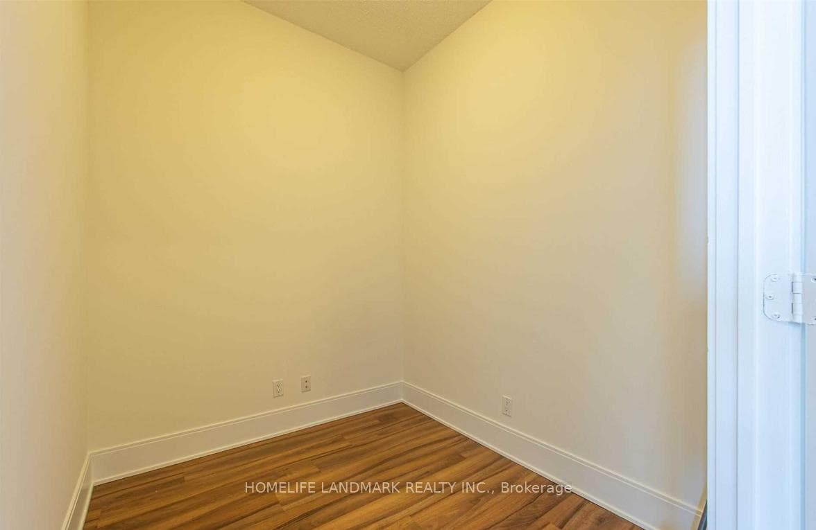 330 Burnhamthorpe Road Unit Ph10 photo 10