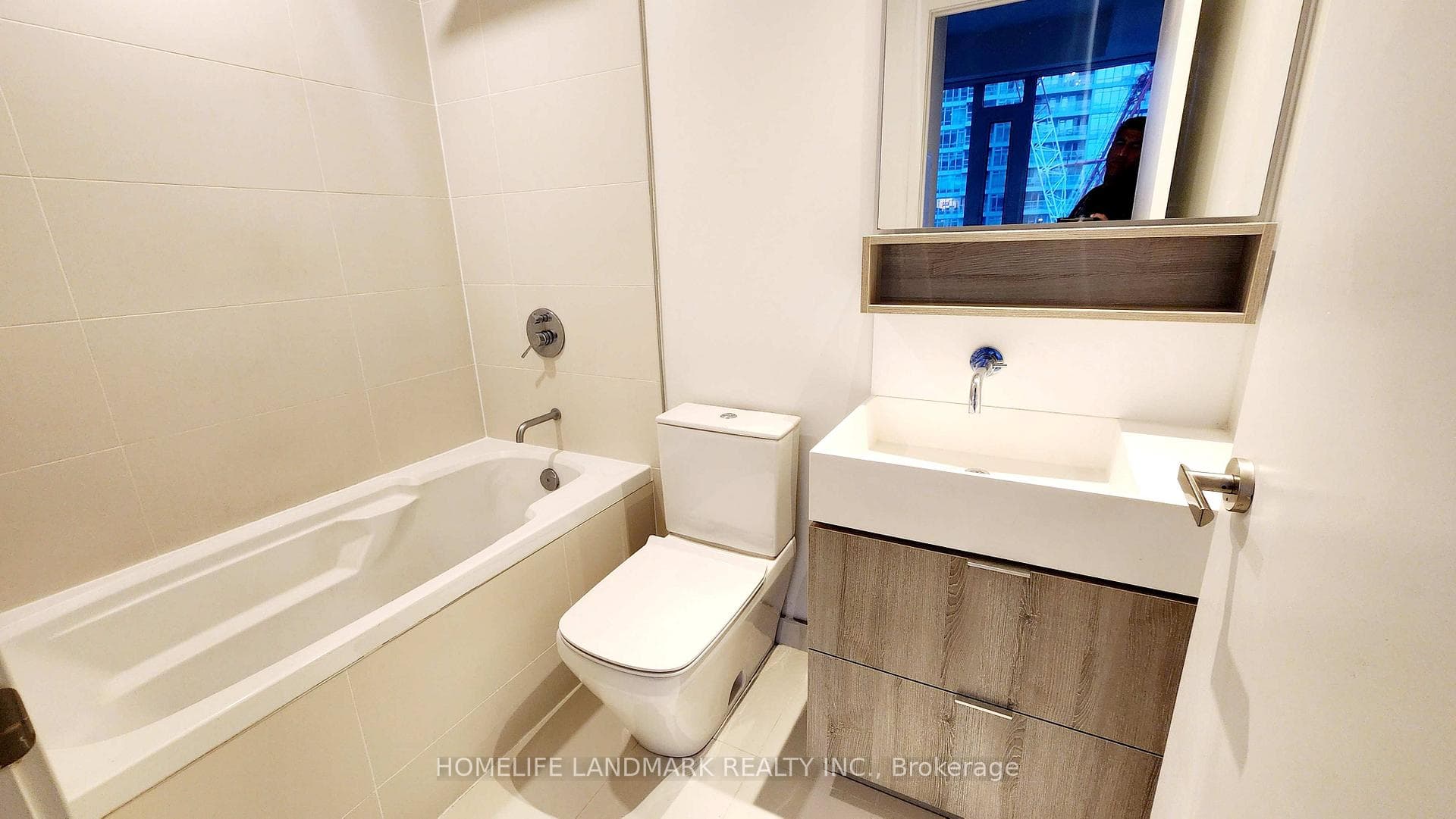 5 Soudan Avenue Unit 1510 photo 3