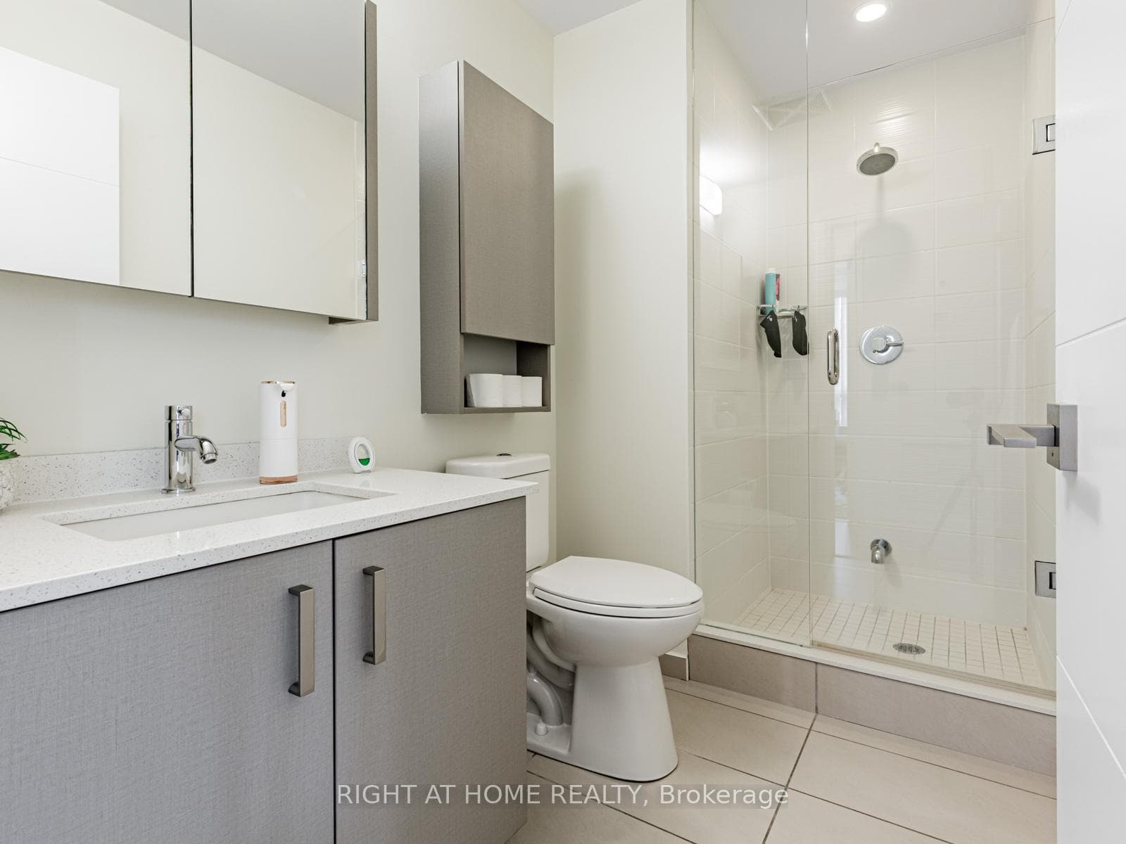 18 Uptown Drive Unit 826 photo 15