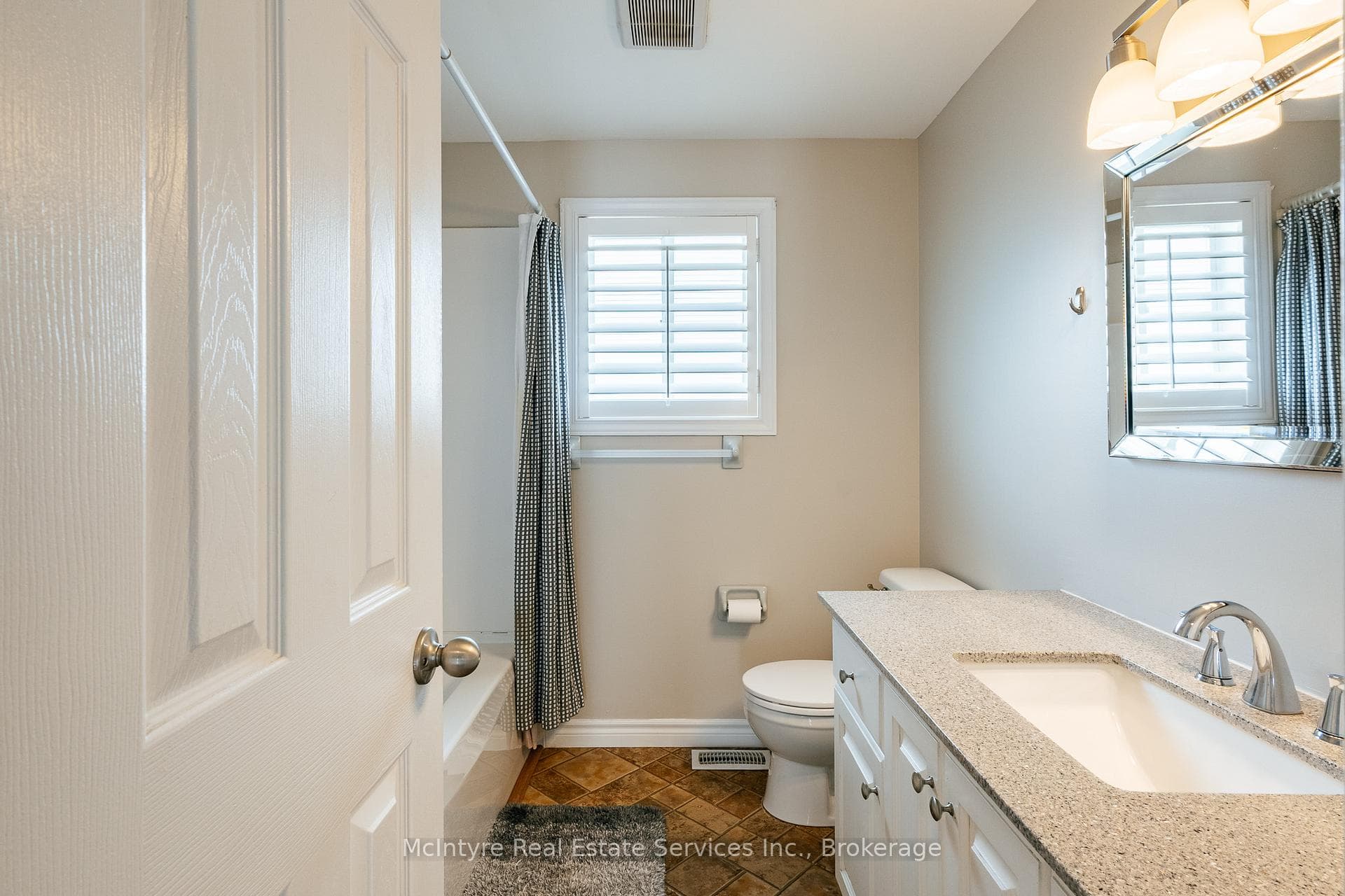 560 Penny Lane photo 17