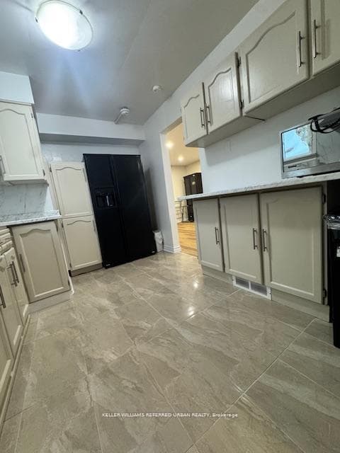 39 Franson Crescent photo 5