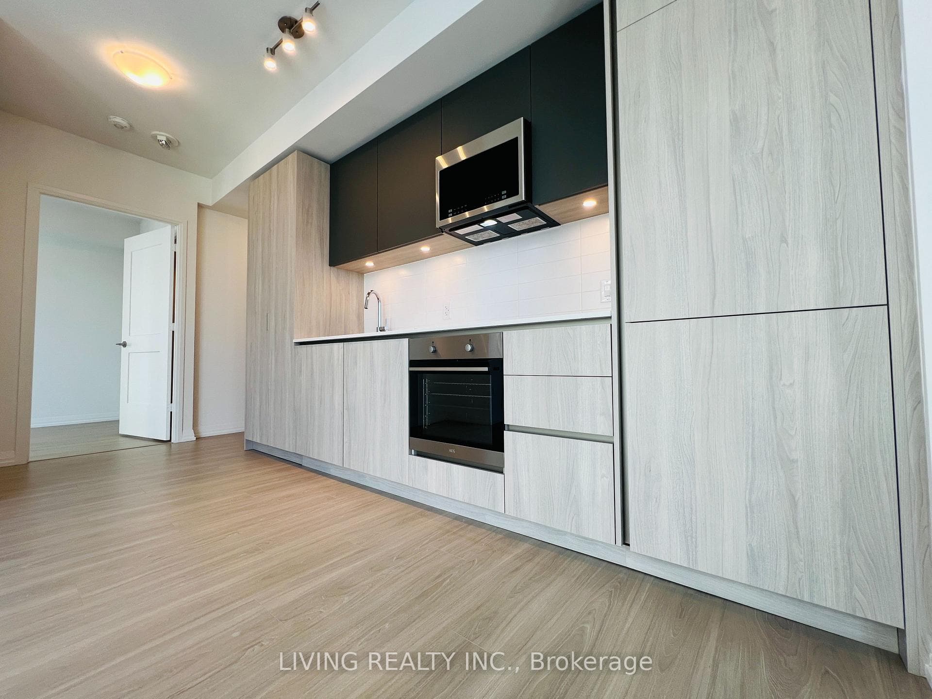 8 Widmer Street Unit 4103 photo 13