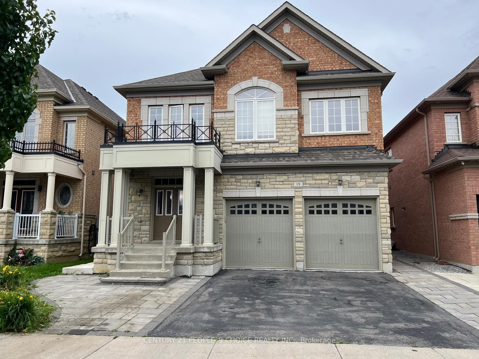 19 ANTORISA Avenue Unit Upper photo 2