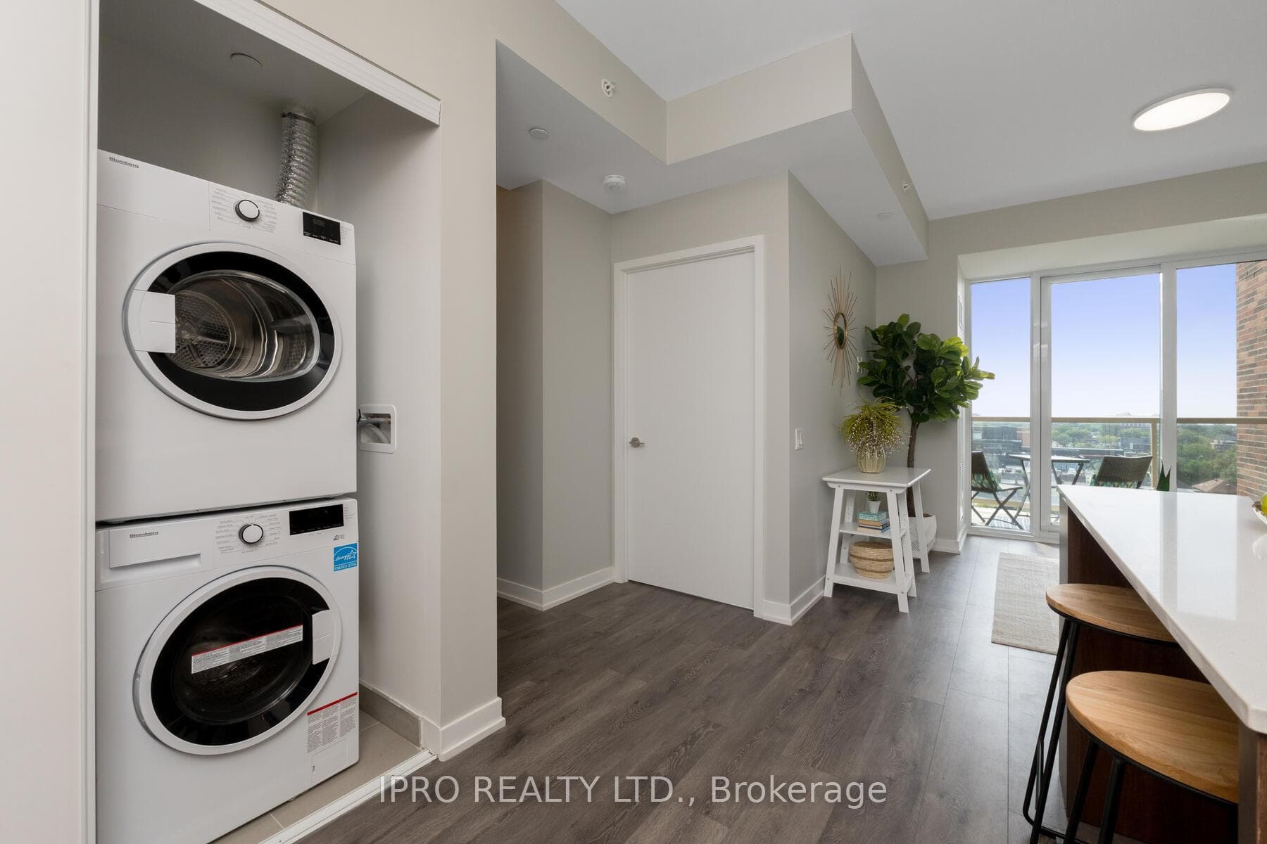 1787 St Clair Avenue Unit 822 photo 15