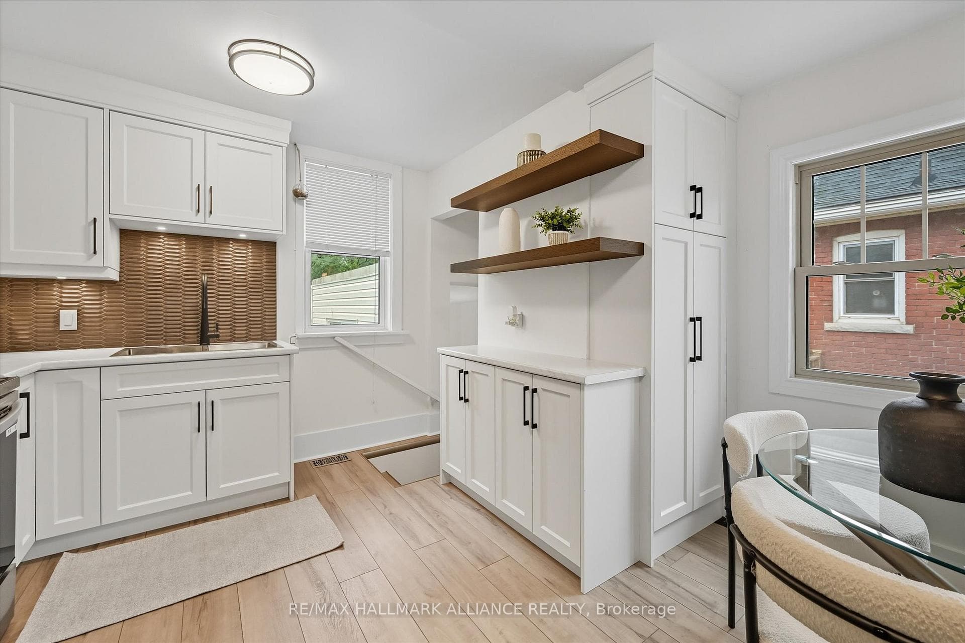 4652 Sixth Avenue photo 18