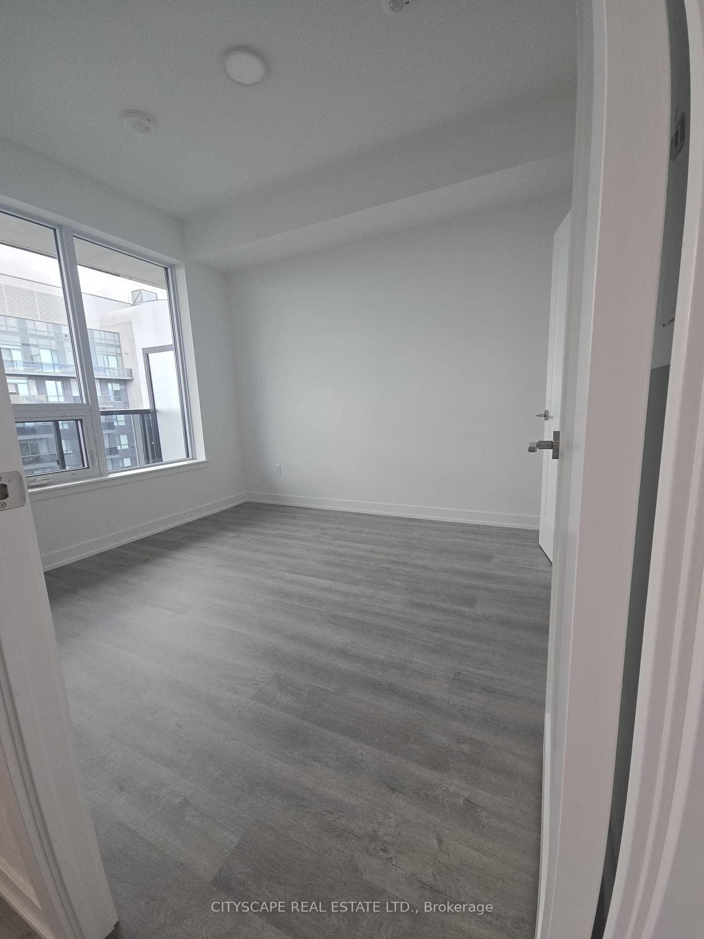 5105 Hurontario Street Unit 3210 photo 10