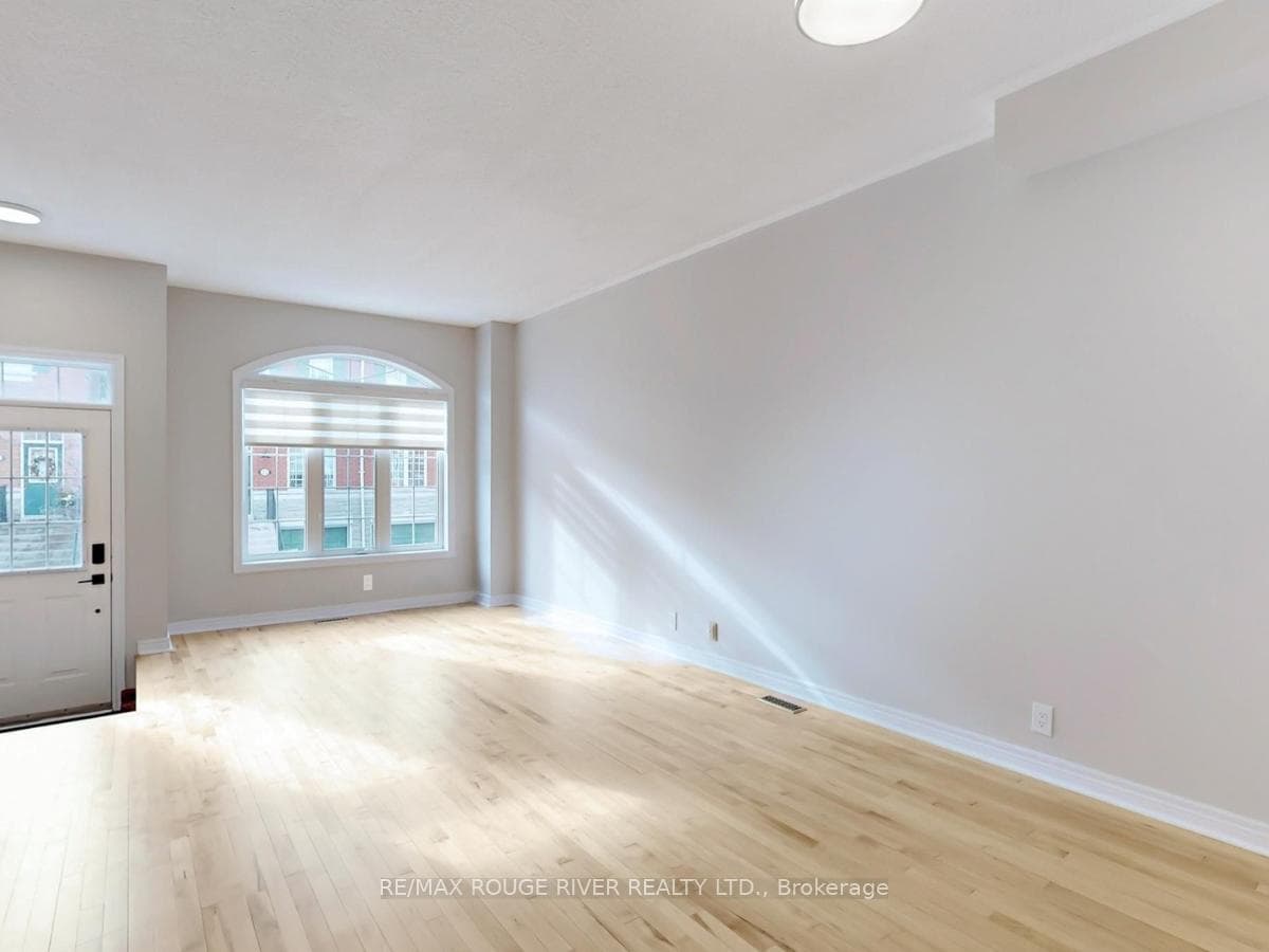 1330 Altona Road Unit 11 photo 4