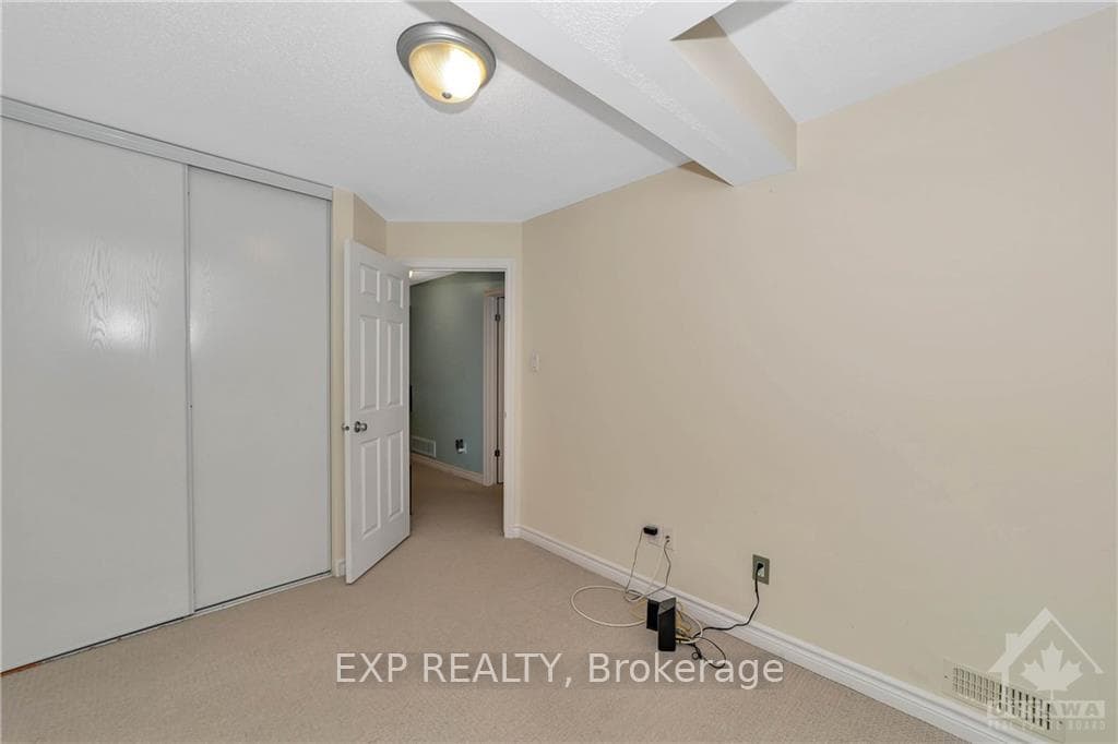 685 SUE HOLLOWAY Drive Unit C photo 25