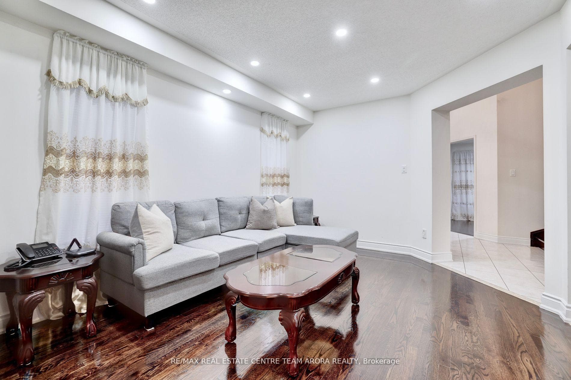 329 Brisdale Drive photo 10
