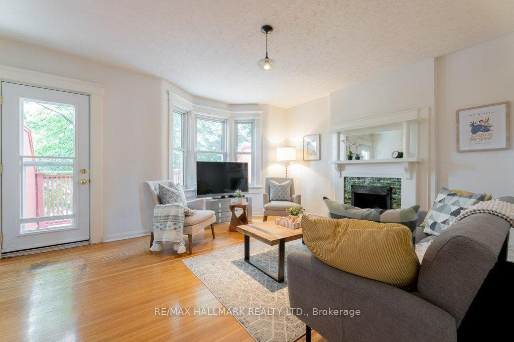 695 Carlaw Avenue photo 19