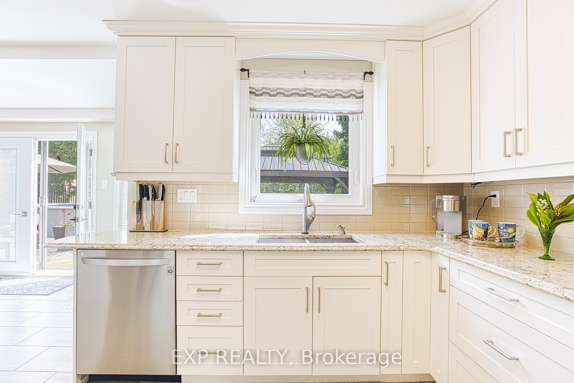 5 Willowtree Court photo 11